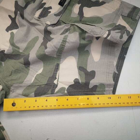NWT Wrangler 5 Star Premium Epic Soft Relaxed Fit Men's Size 42 Camo Cargo Short - Picture 13 of 13